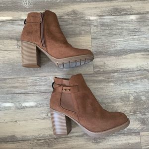 Sugar Ankle Brown Suede Booties Size 6.5